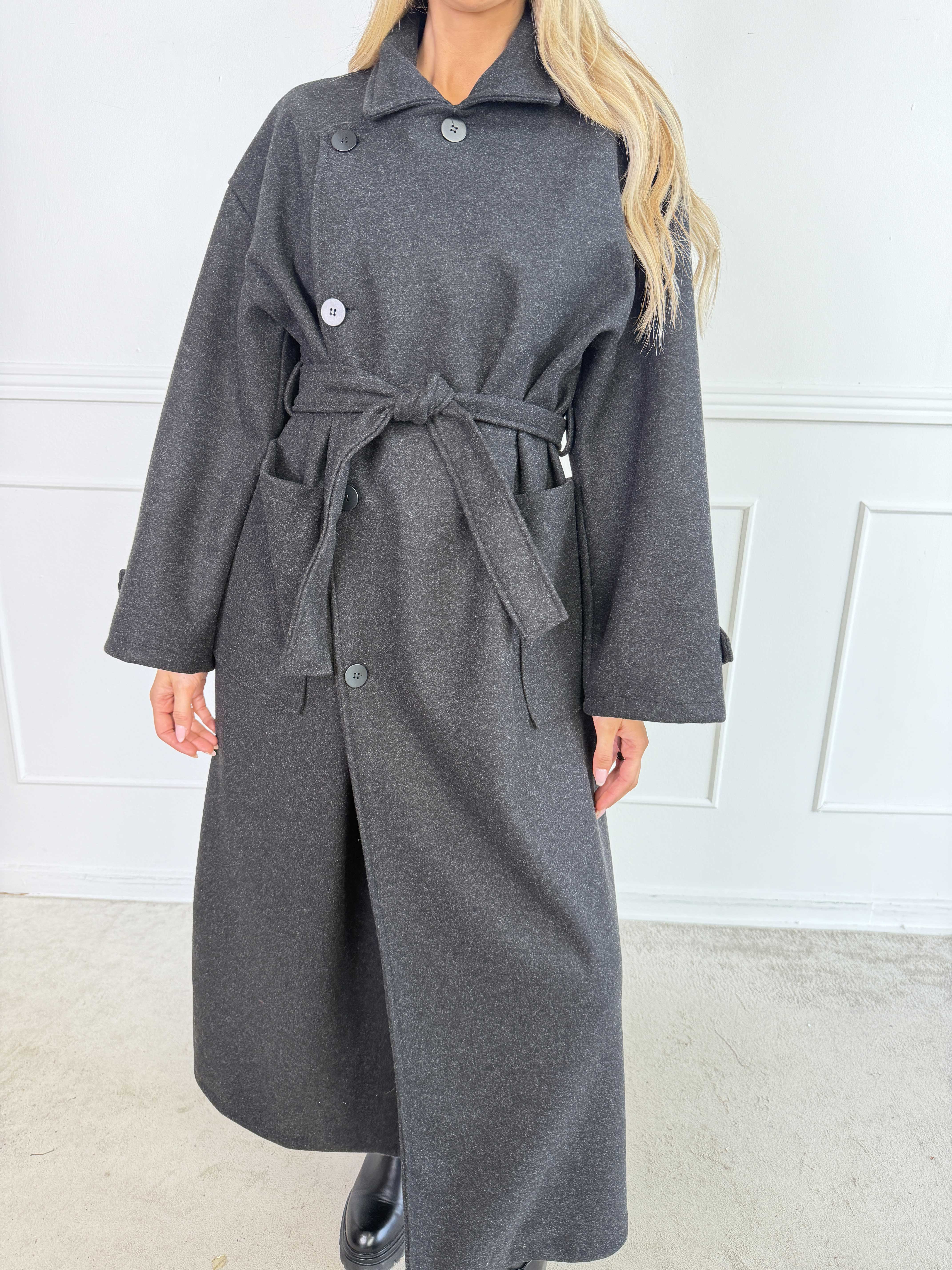 Gianna – Snygg och mjuk plus size trenchcoat med stora fickor